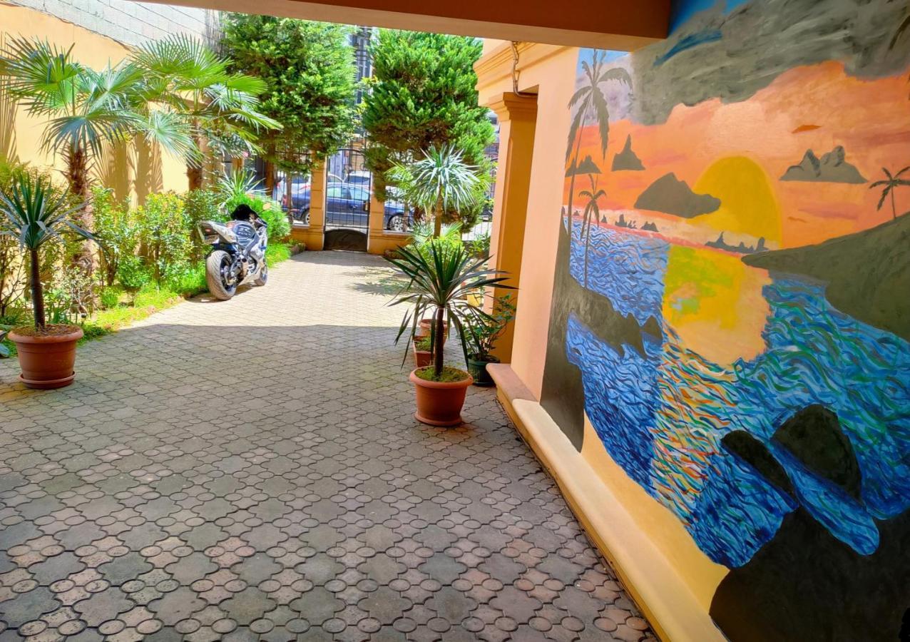 Batumi Sun Hostel Exterior photo